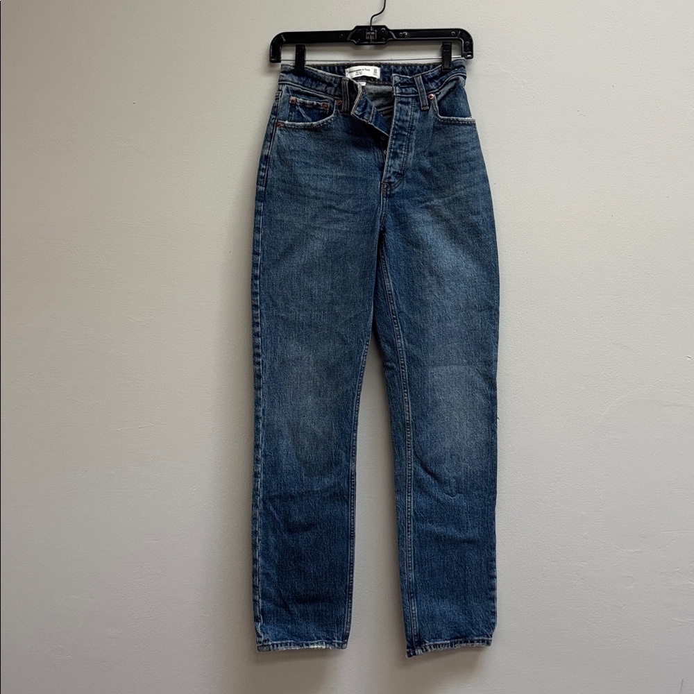 Abercrombie & Fitch The Dad High Rise Jeans